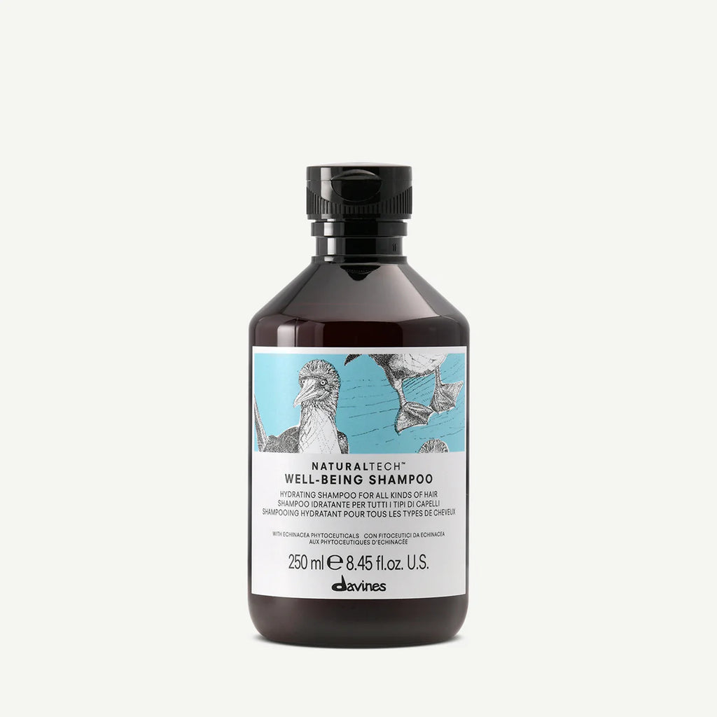 Naturaltech Well-Being Shampoo i brun flaska med svart lock, schampo för återfuktning och välmående av alla hårtyper från Davines.