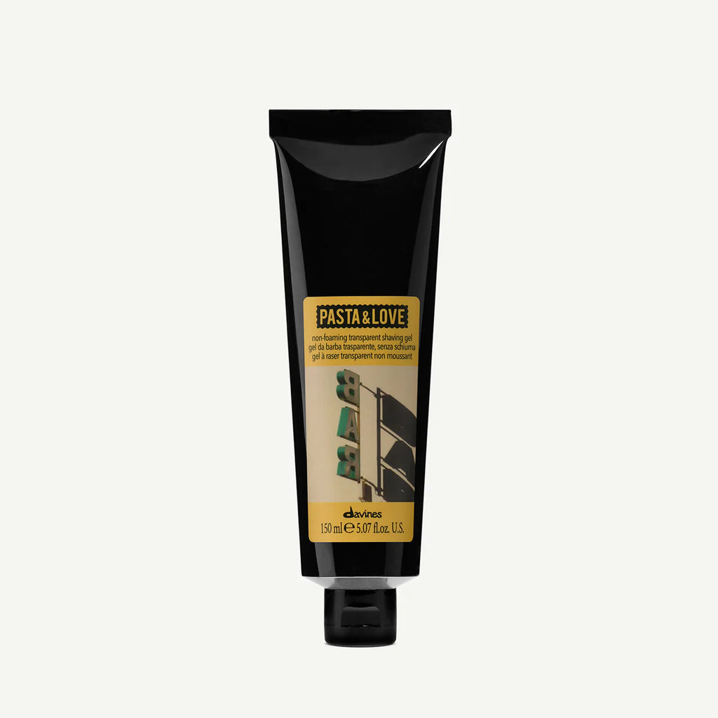 Svart tub med Pasta & Love Non-Foaming Shaving Gel, en transparent rakgel i 150 ml för en mjuk och skonsam rakning utan skum.